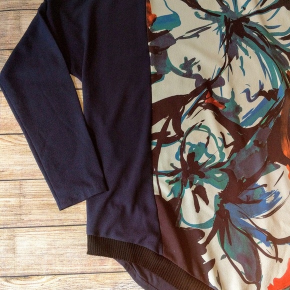 3/$20 Zara Floral Watercolor Asymmetric Hem Top - Picture 5 of 7